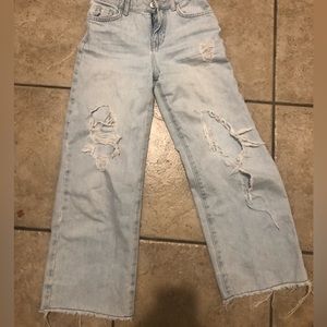 Selling old clothes. Don’t fit me anymore. Light blue. Denim. Forever 21